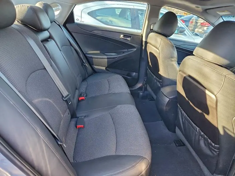 2012 HYUNDAI SONATA SE  