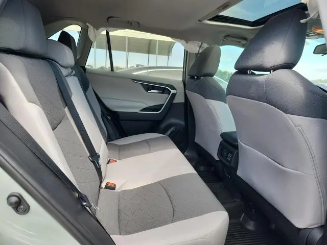 2019 TOYOTA RAV4 XLE  