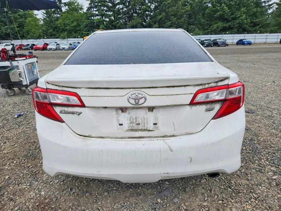 2014 TOYOTA CAMRY SE  