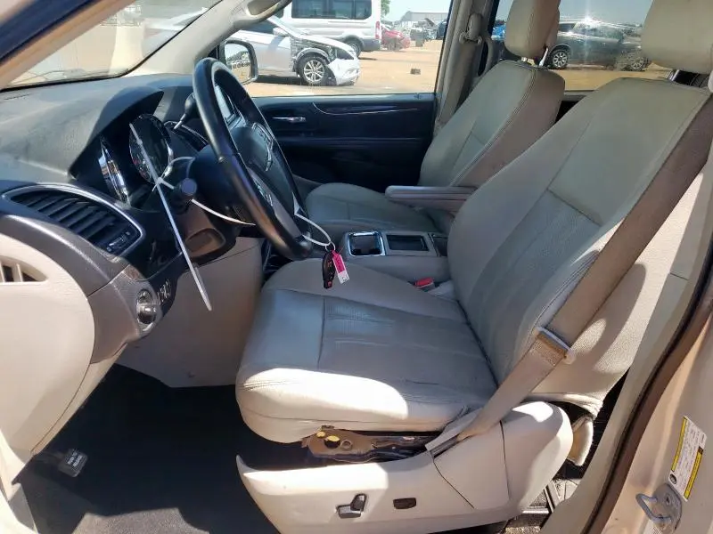 2012 CHRY TOWN & COU   