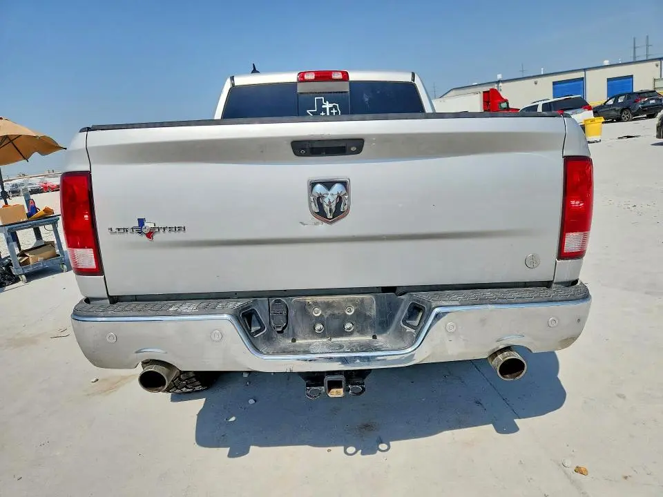 2016 RAM 1500 SLT  