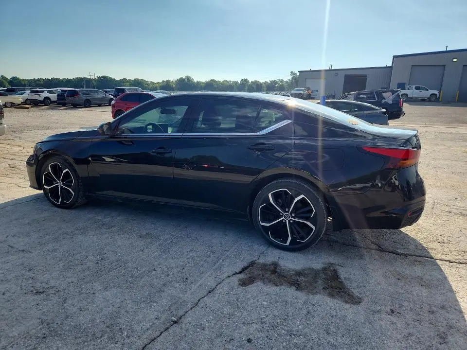 2024 NISSAN ALTIMA SR  