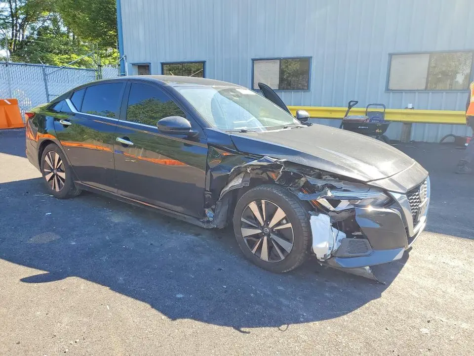 2022 NISSAN ALTIMA SV  