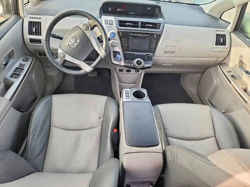 2016 TOYOTA PRIUS V FIVE  