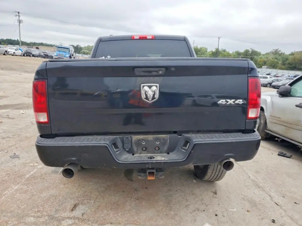 2013 RAM 1500 ST  