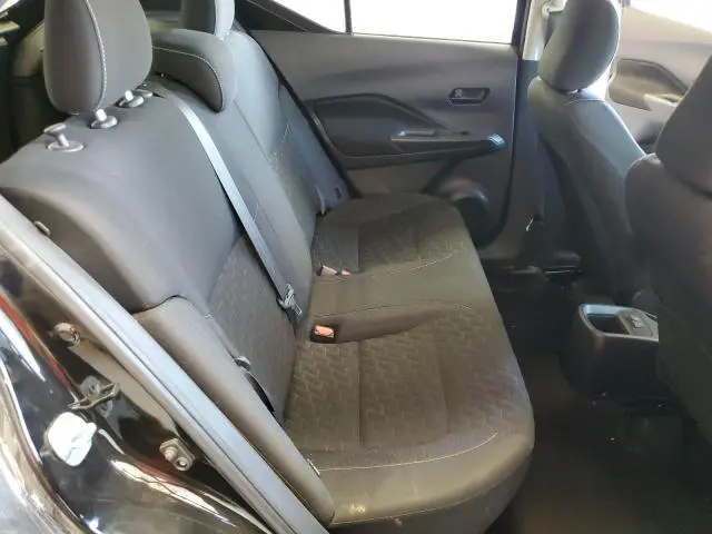 2021 NISSAN KICKS S  