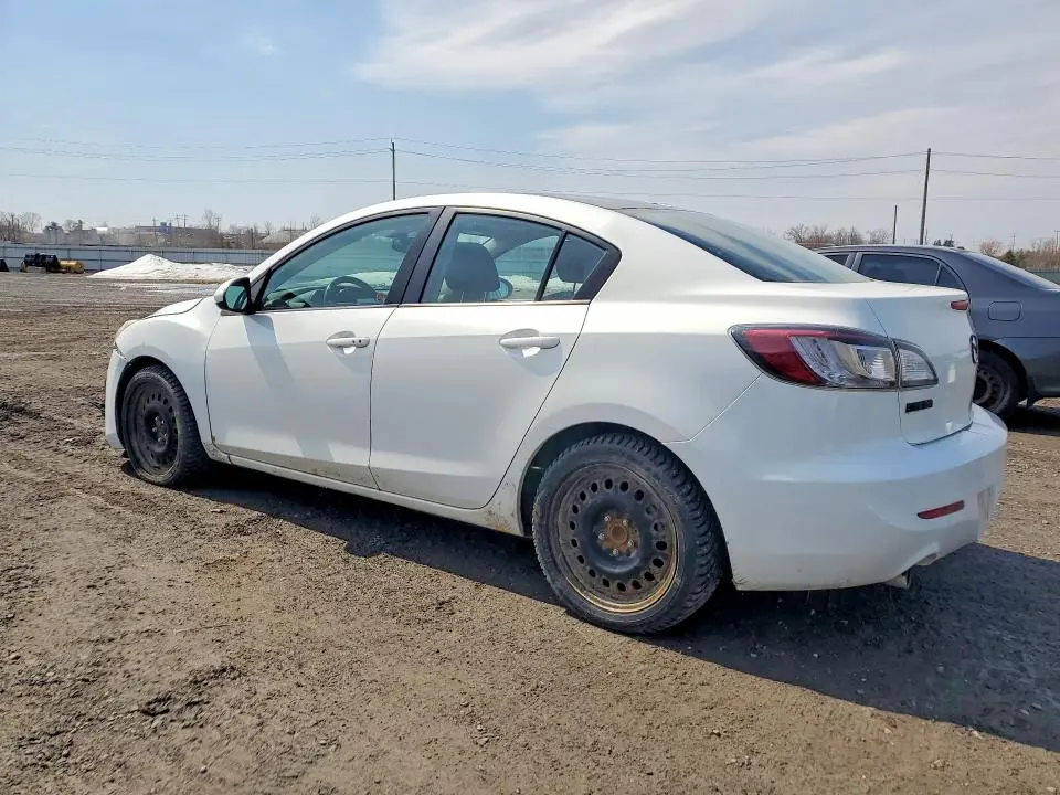 2011 MAZDA 3 S  