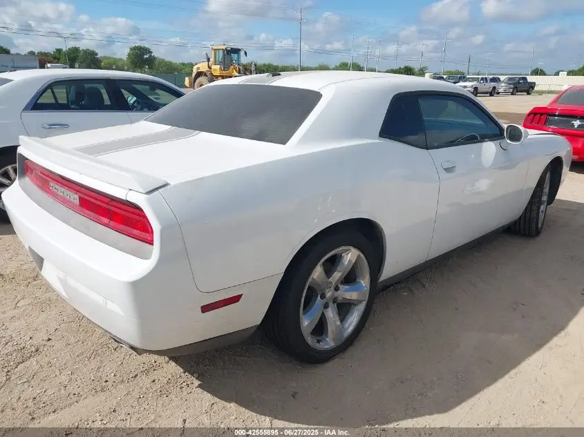 2013 DODGE CHALLENGER SXT