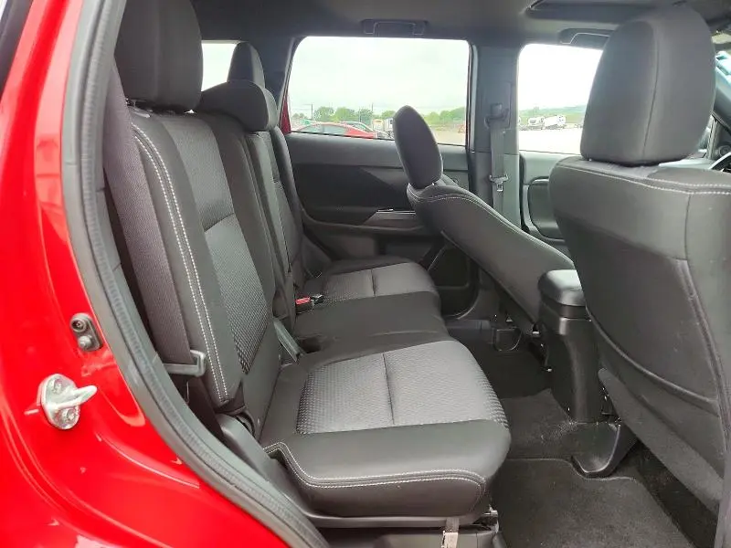 2018 MITSUBISHI OUTLANDER SE  
