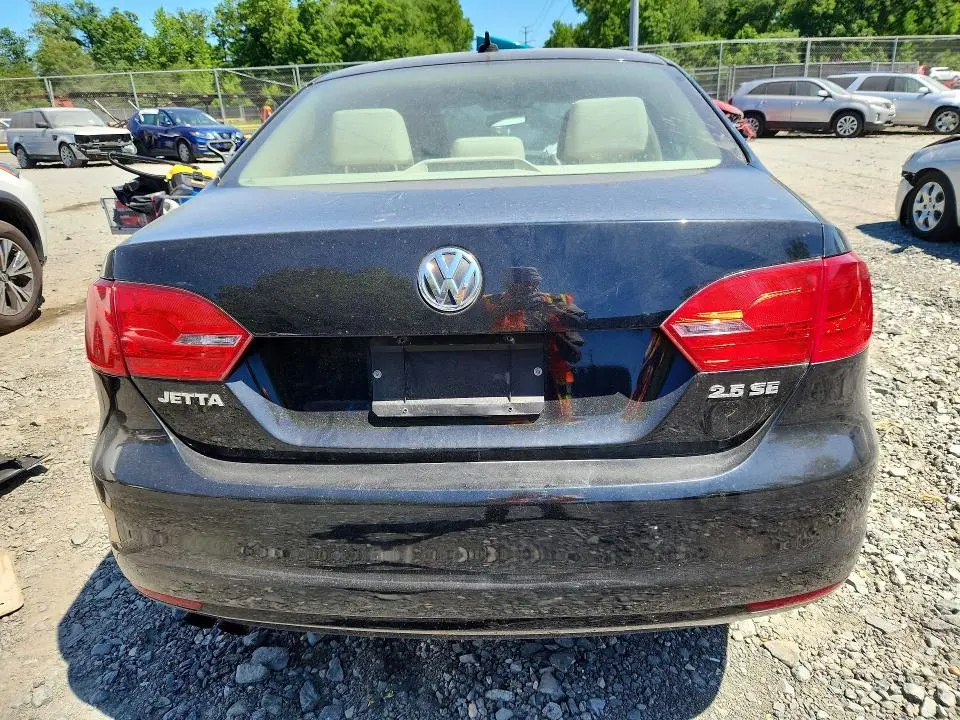 2013 VOLKSWAGEN JETTA SE  