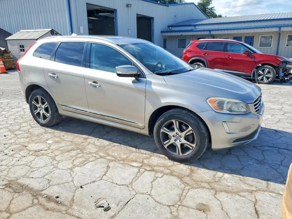 2015 VOLVO XC60 T6 PREMIER  