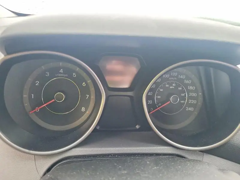 2011 HYUNDAI ELANTRA   