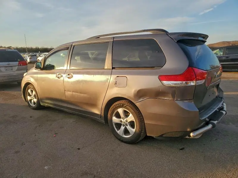 2011 TOYOTA SIENNA LE  