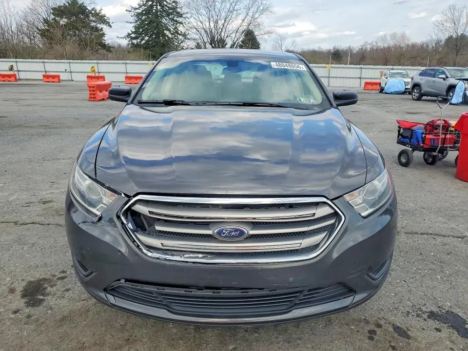 2015 FORD TAURUS SE  
