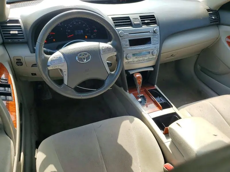 2010 TOYOTA CAMRY XLE  