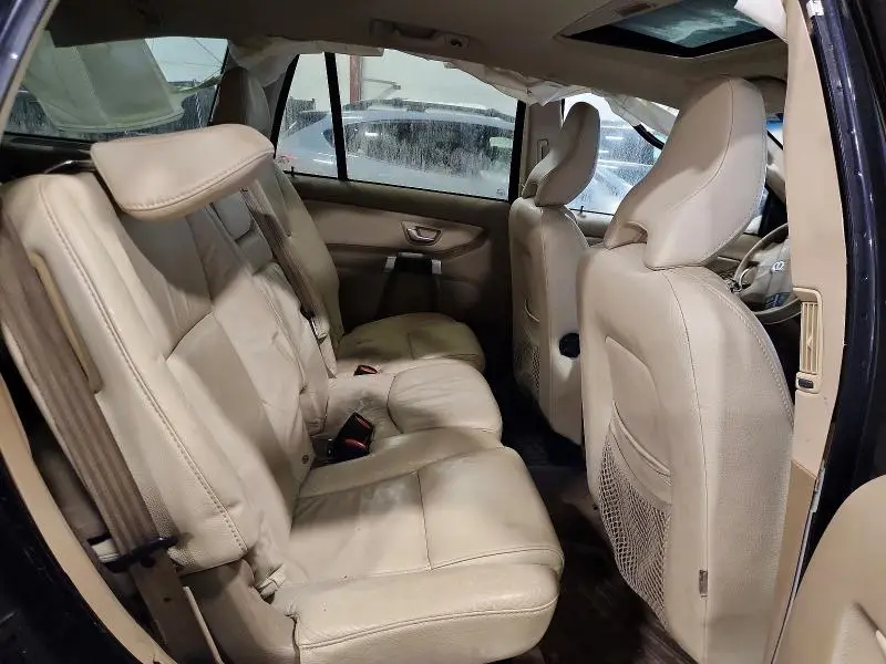 2011 VOLVO XC90 3.2  