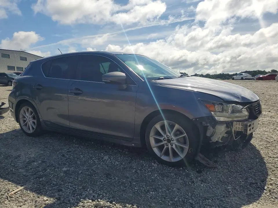 2013 LEXUS CT 200  