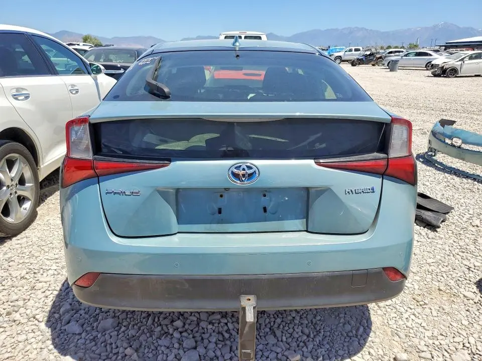 2019 TOYOTA PRIUS LE  