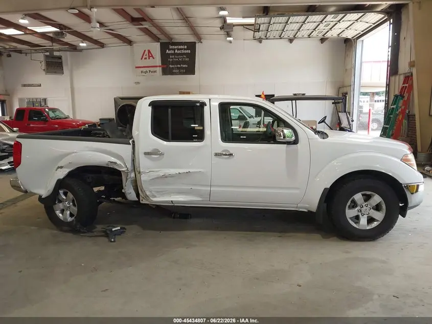 2010 NISSAN FRONTIER SE