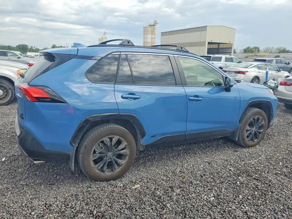 2022 TOYOTA RAV4 SE  