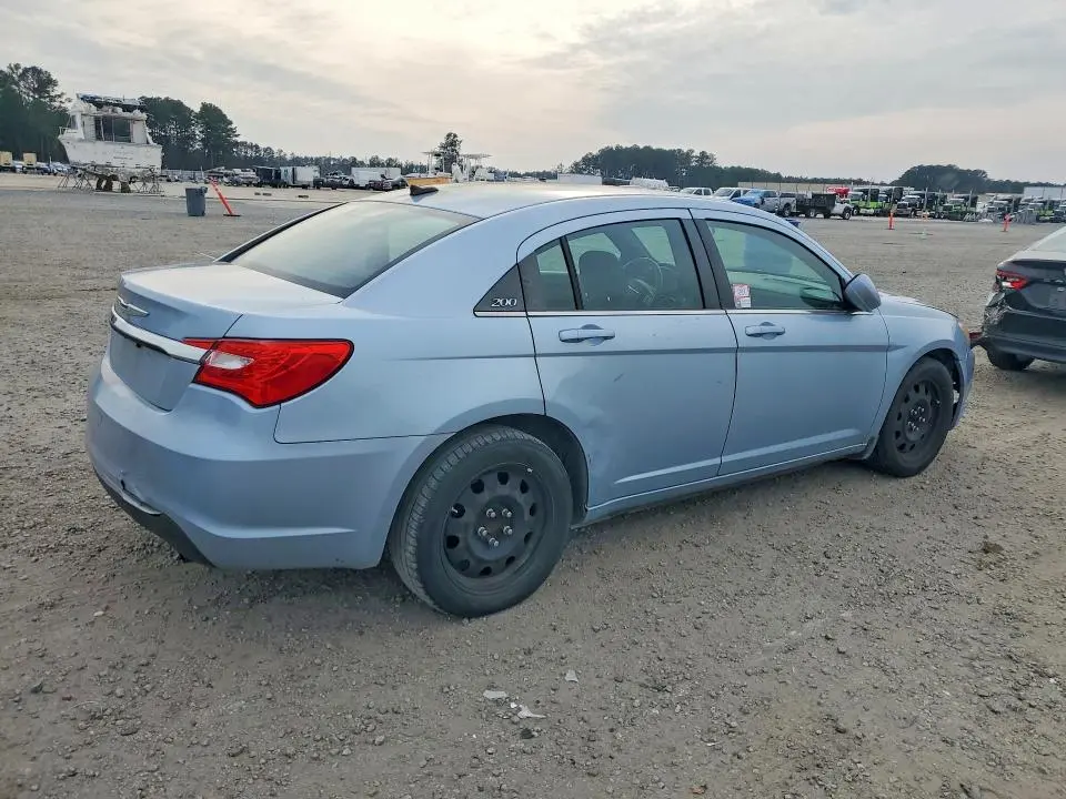 2013 CHRYSLER 200 LX  