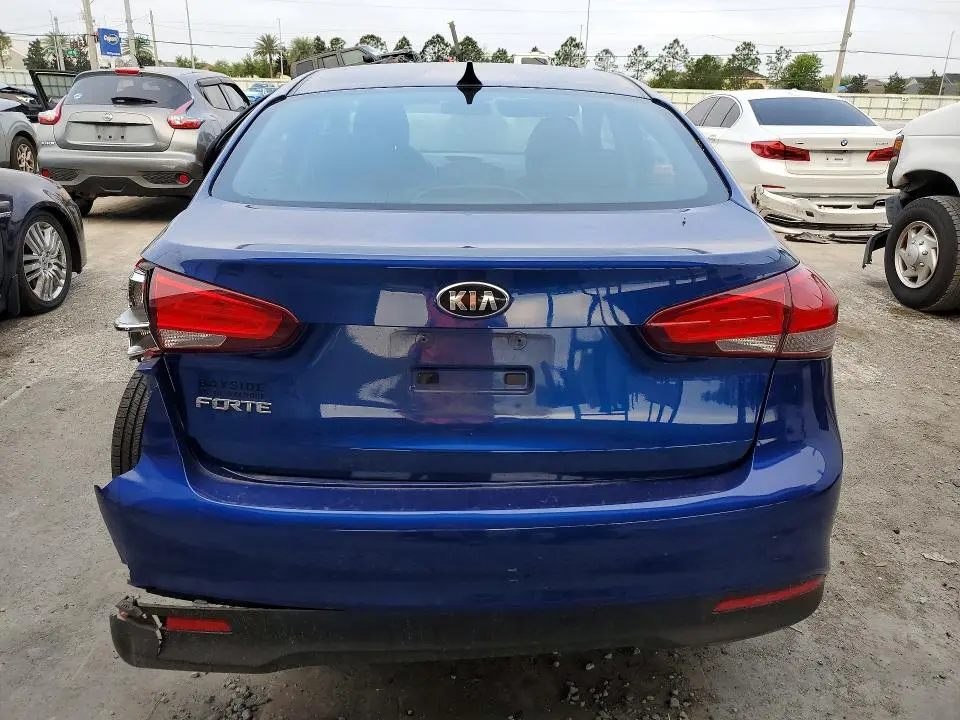 2018 KIA FORTE LX  