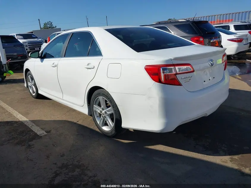 2013 TOYOTA CAMRY SE