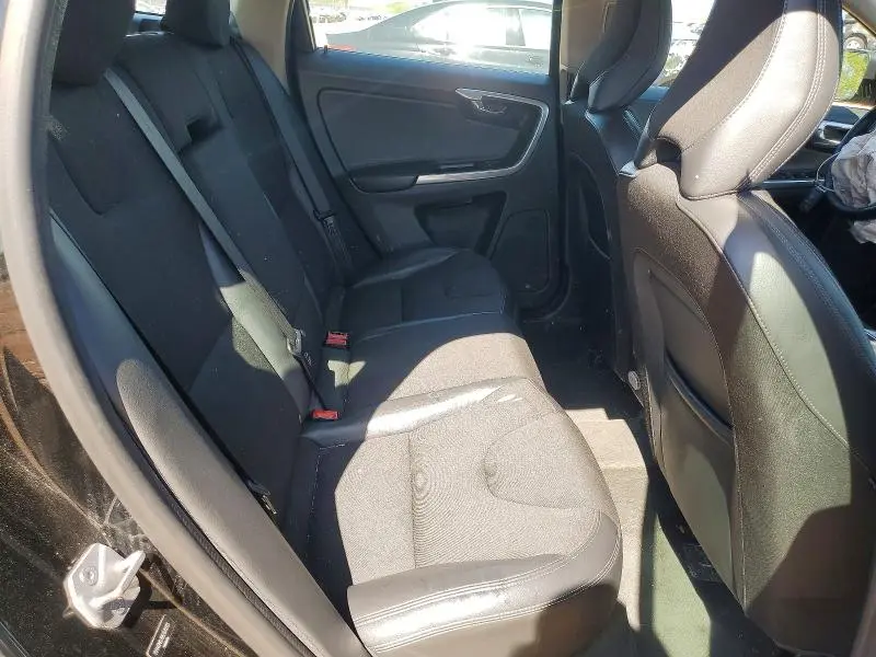 2016 VOLVO XC60 T5  
