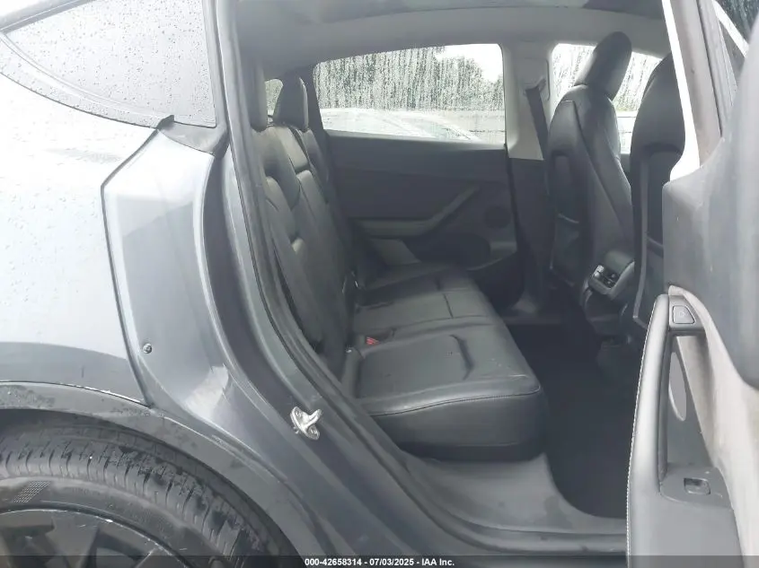 2022 TESLA MODEL Y LONG RANGE DUAL MOTOR ALL-WHEEL DRIVE