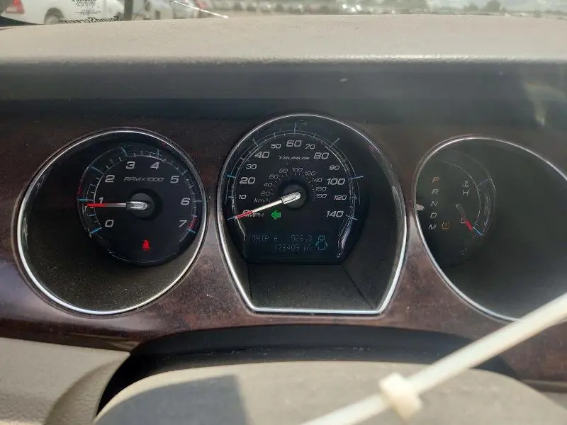 2010 FORD TAURUS LIMITED  
