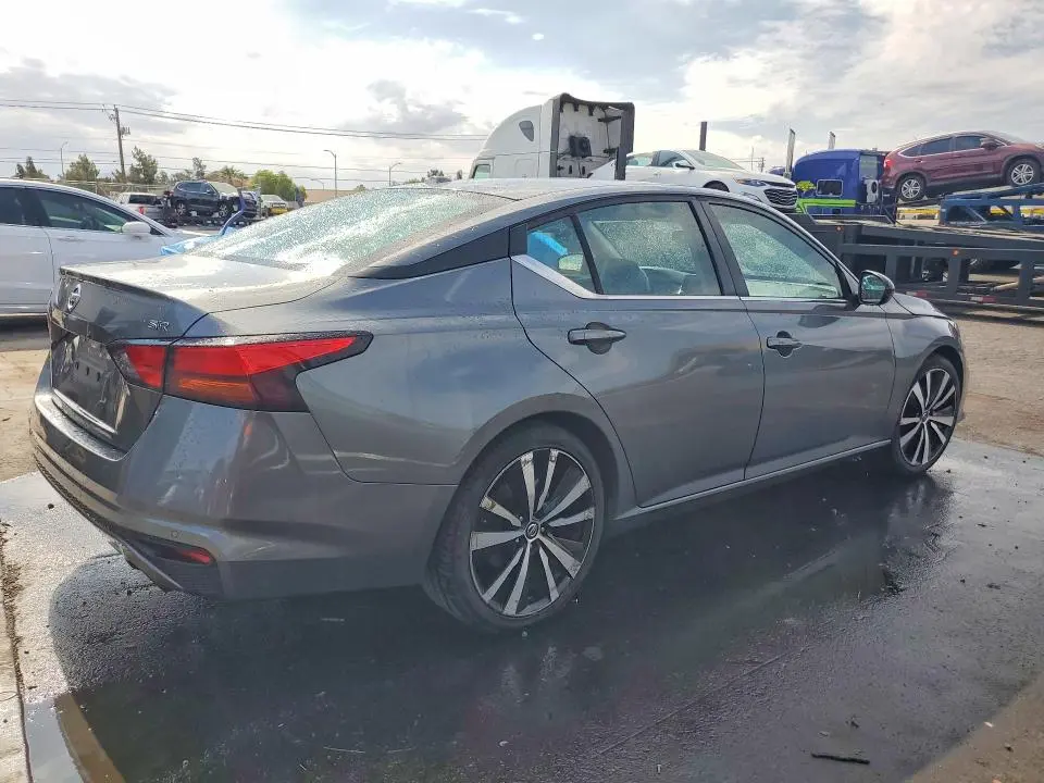 2021 NISSAN ALTIMA SR  