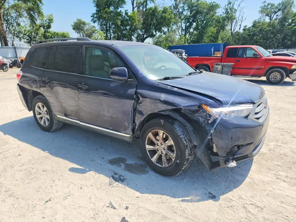2012 TOYOTA HIGHLANDER SE  