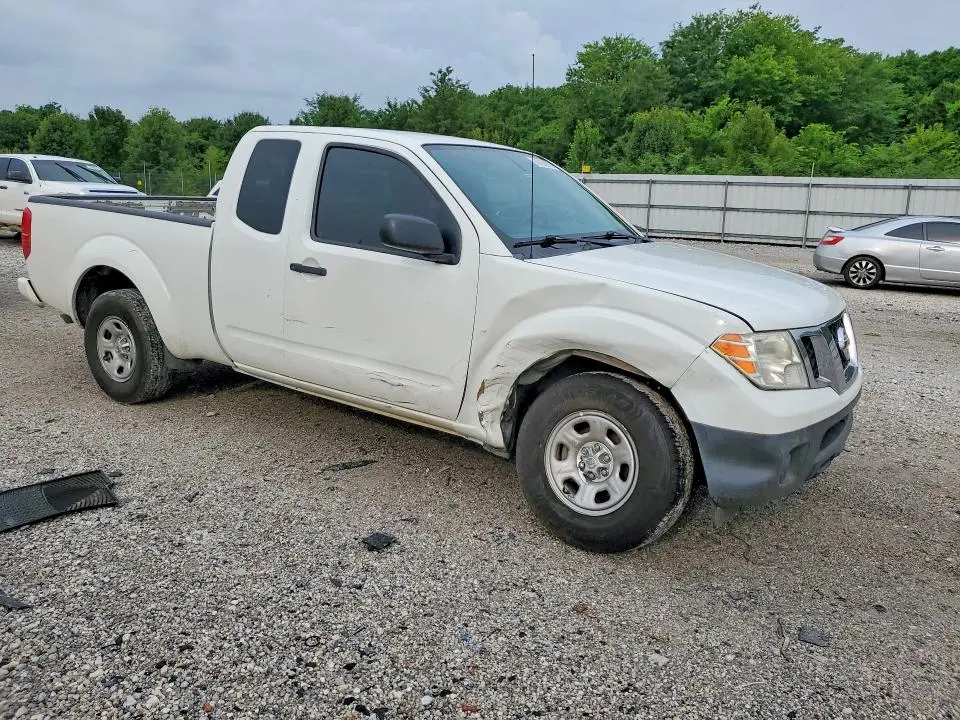 2017 NISSAN FRONTIER S  