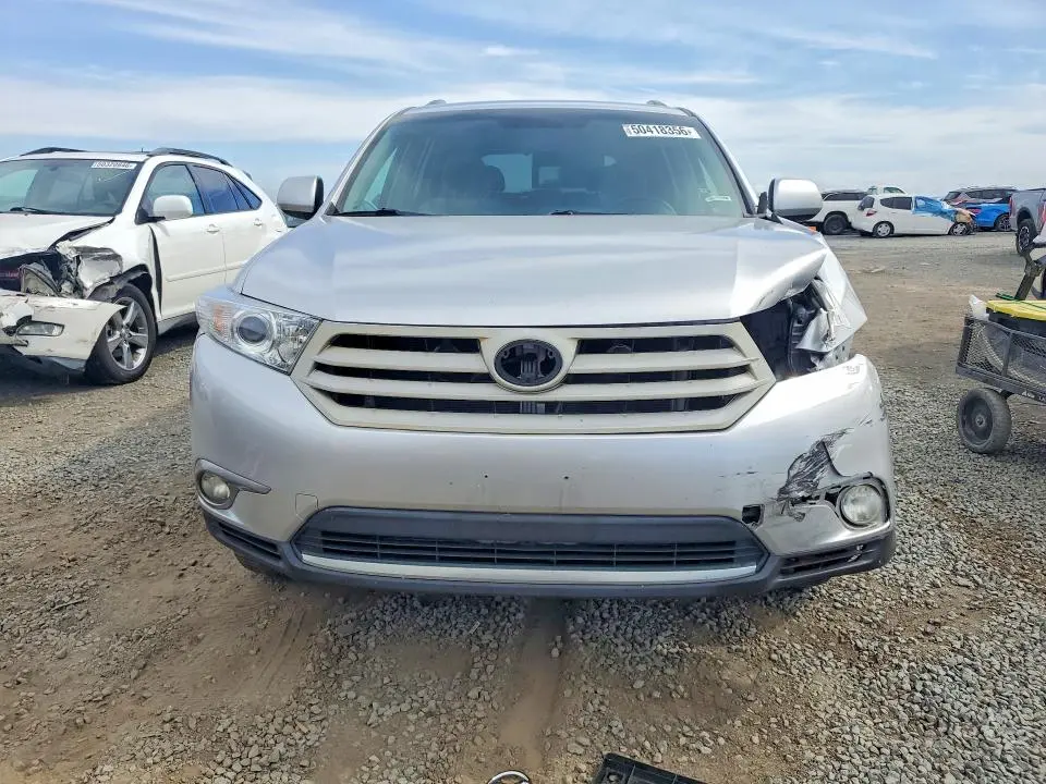 2013 TOYOTA HIGHLANDER PLUS  