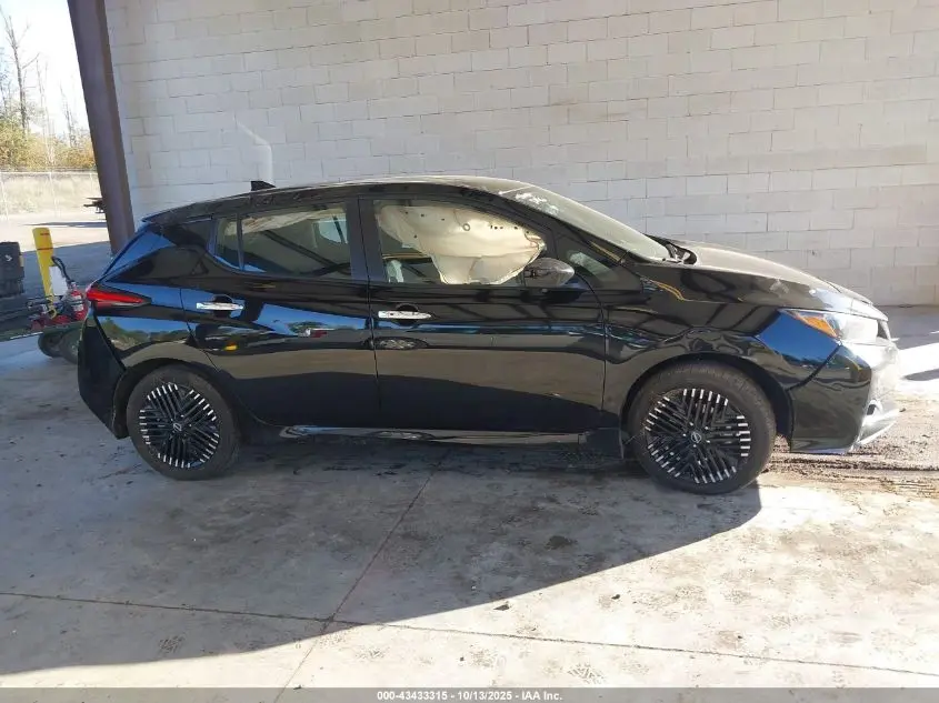 2025 NISSAN LEAF SV PLUS