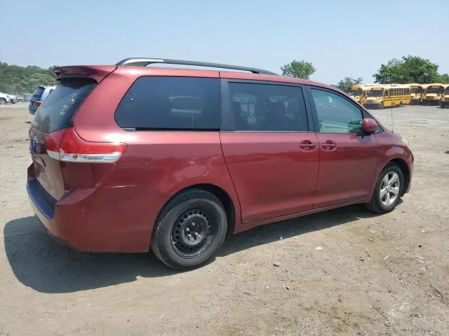 2011 TOYOTA SIENNA LE  