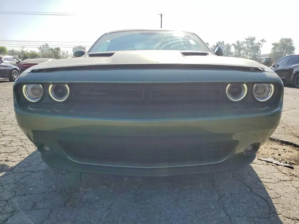 2021 DODGE CHALLENGER SXT  