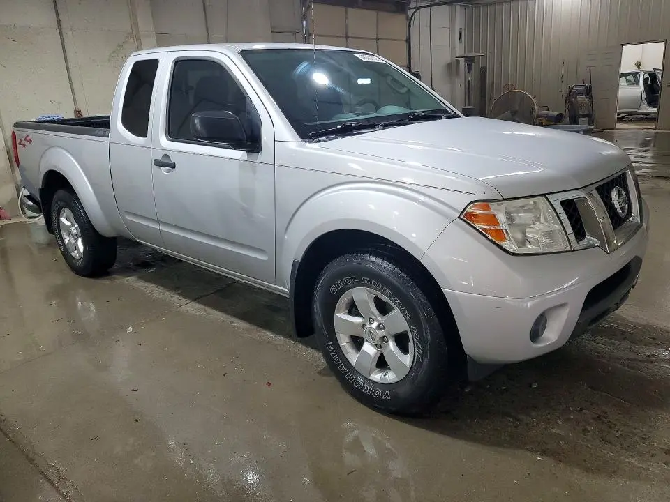 2012 NISSAN FRONTIER SV V6  