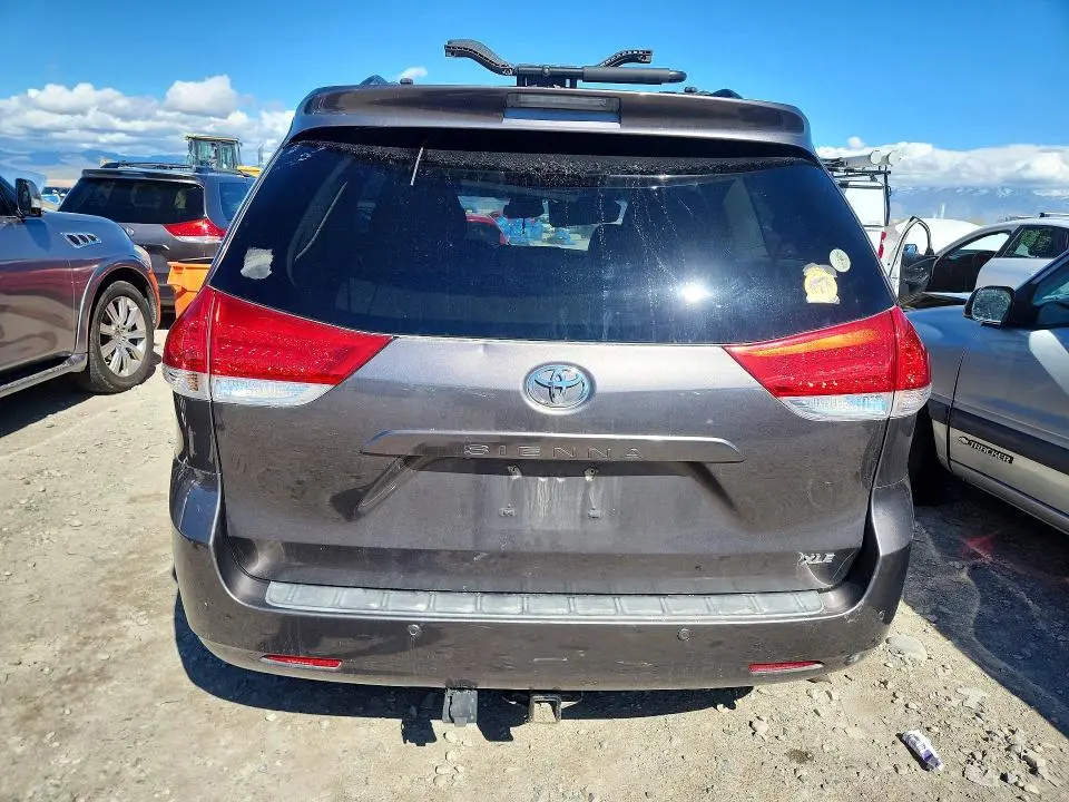 2013 TOYOTA SIENNA XLE 8-PASSENGER  