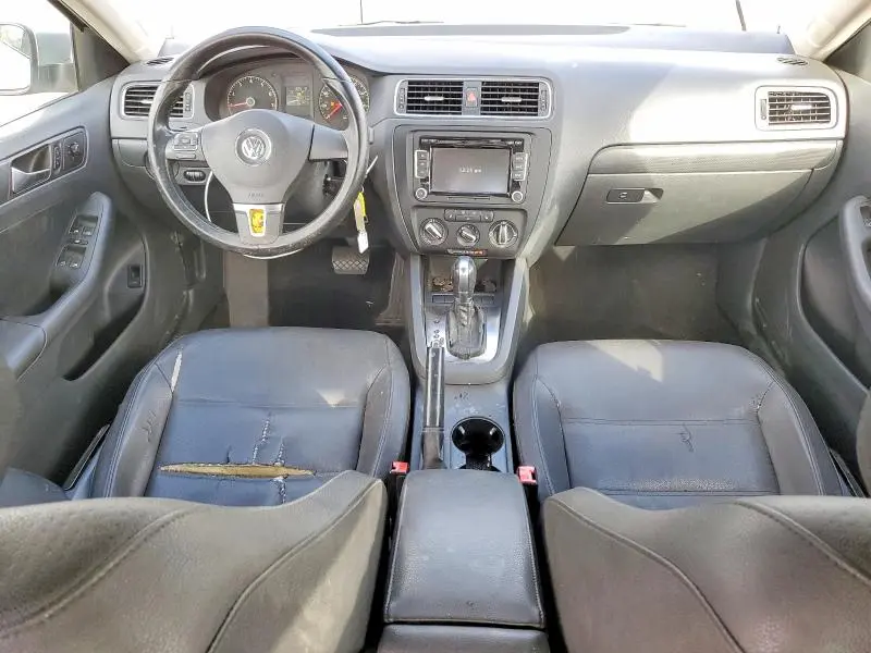 2011 VOLKSWAGEN JETTA SE  