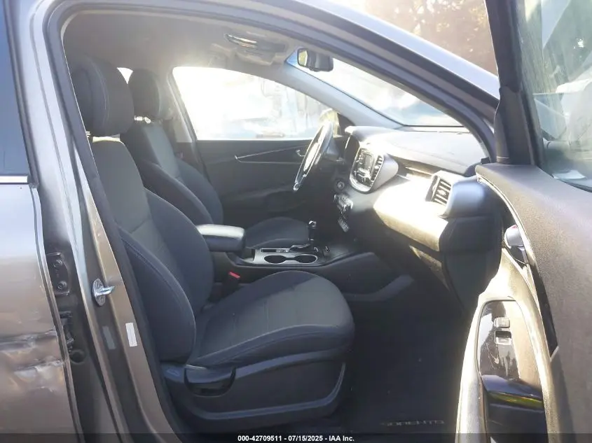 2016 KIA SORENTO 2.4L LX