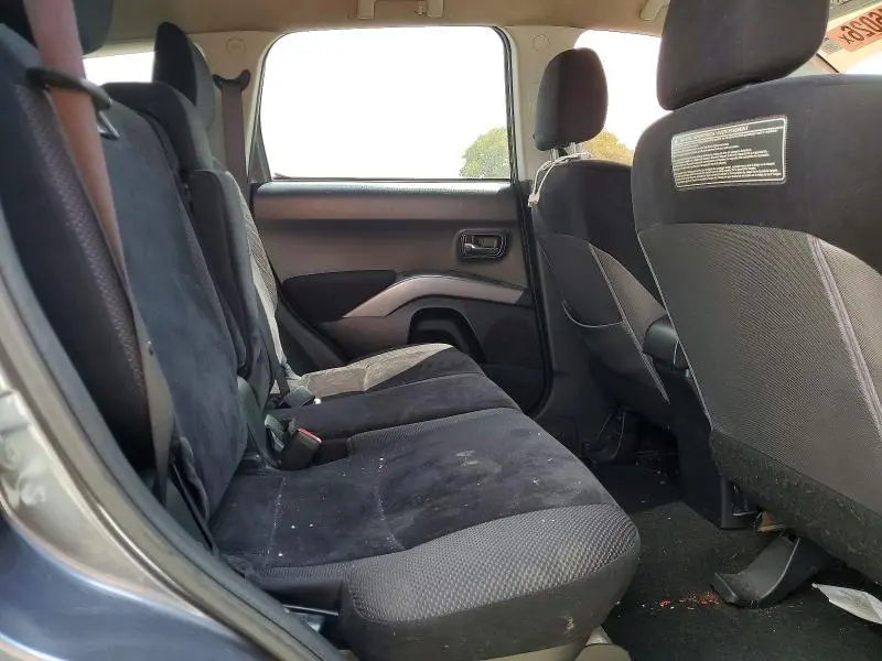 2011 MITSUBISHI OUTLANDER ES  