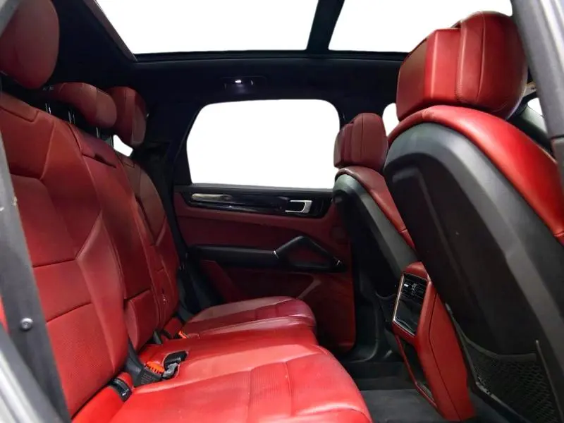 2019 PORSCHE CAYENNE   