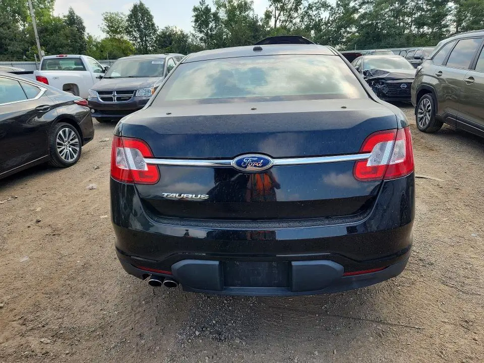 2011 FORD TAURUS SE  