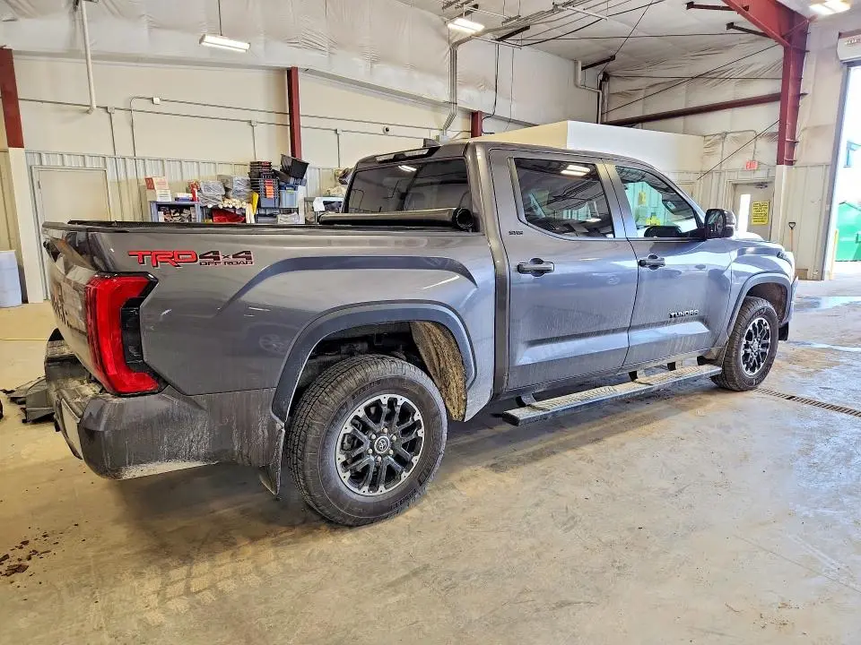2024 TOYOTA TUNDRA SR5  