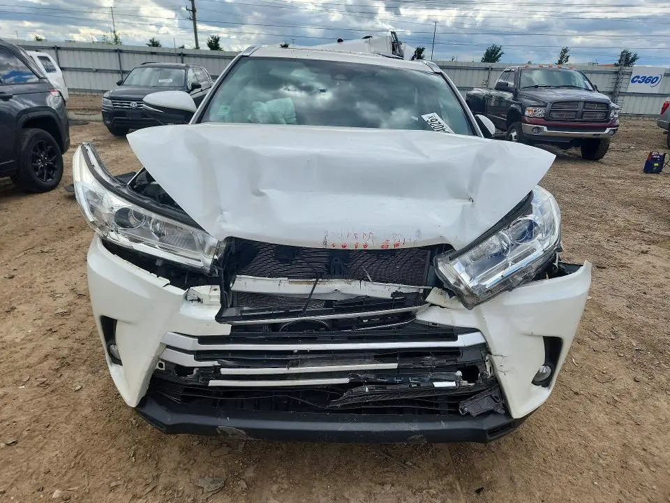 2019 TOYOTA HIGHLANDER XLE  