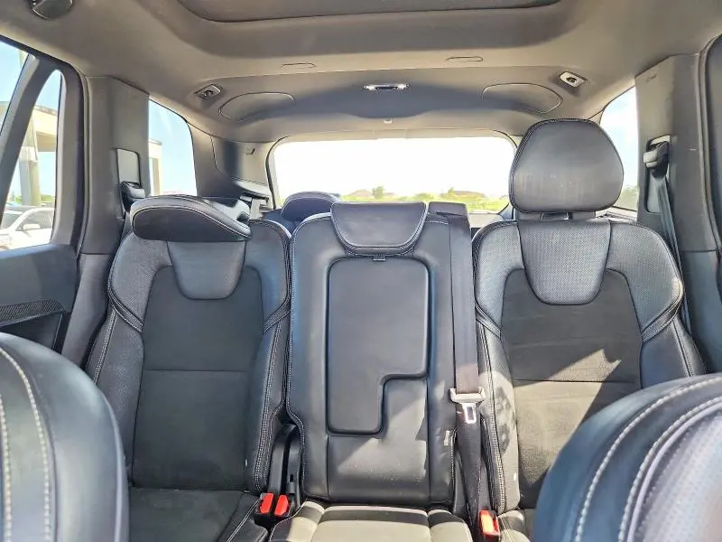 2017 VOLVO XC90 T6  