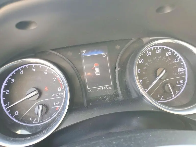2019 TOYOTA CAMRY SE  