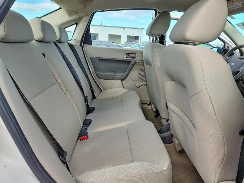 2010 FORD FOCUS S  