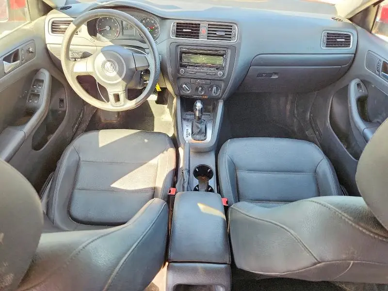 2012 VOLKSWAGEN JETTA SE  